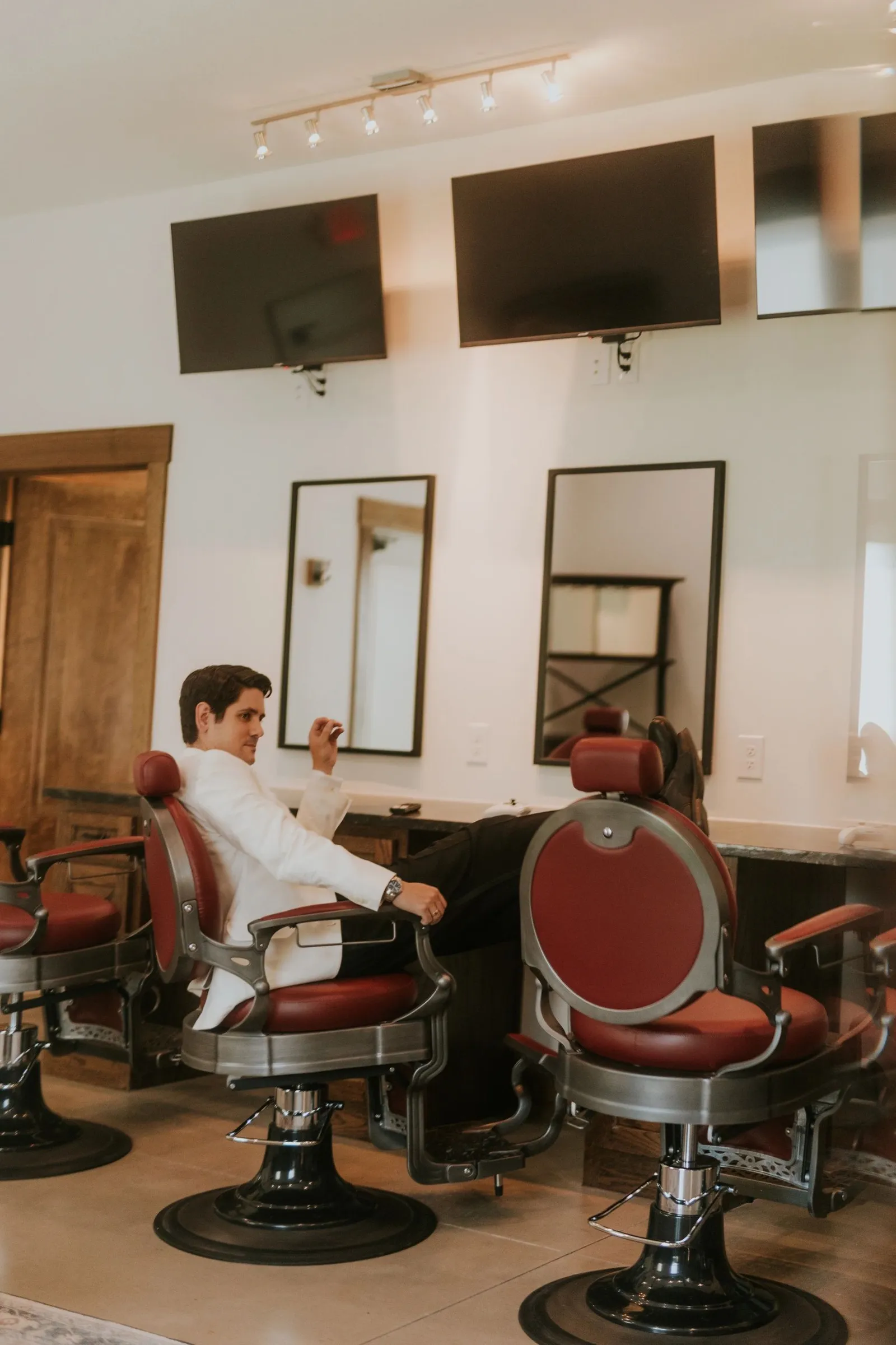 Groom's suite with private bathroom at the North Texas wedding venue