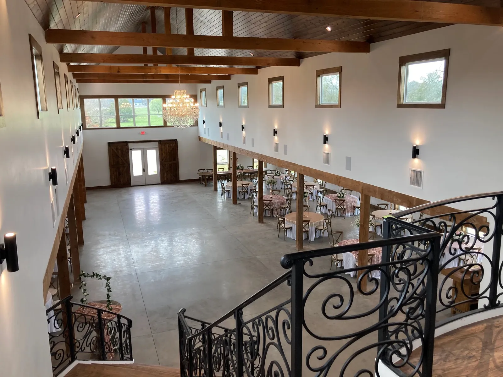 Wedding reception hall set with tables and chairs for 250 guests in Van Alstyne, TX
